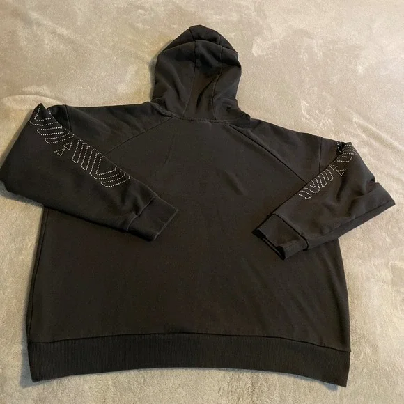 Ariat Women XL Black Studded Sleeve Logo Hoodie Sweatshirt Pullover Cotton Blend - Picture 2 of 10